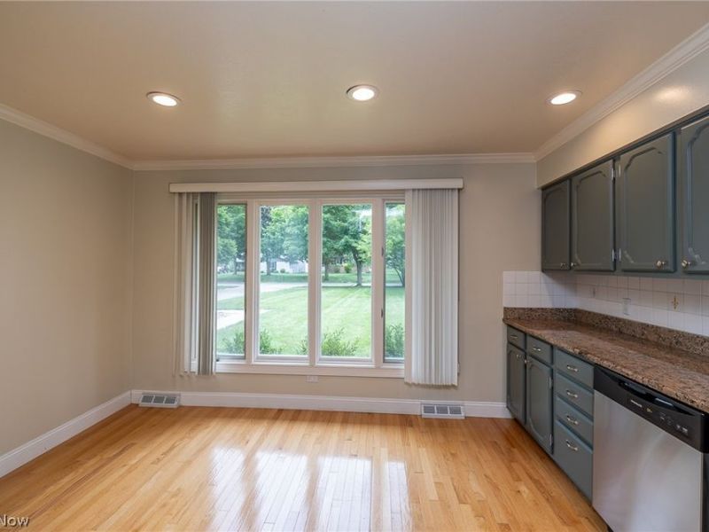 4668 Azalea Lane, North Olmsted, OH 44070 Photo 10