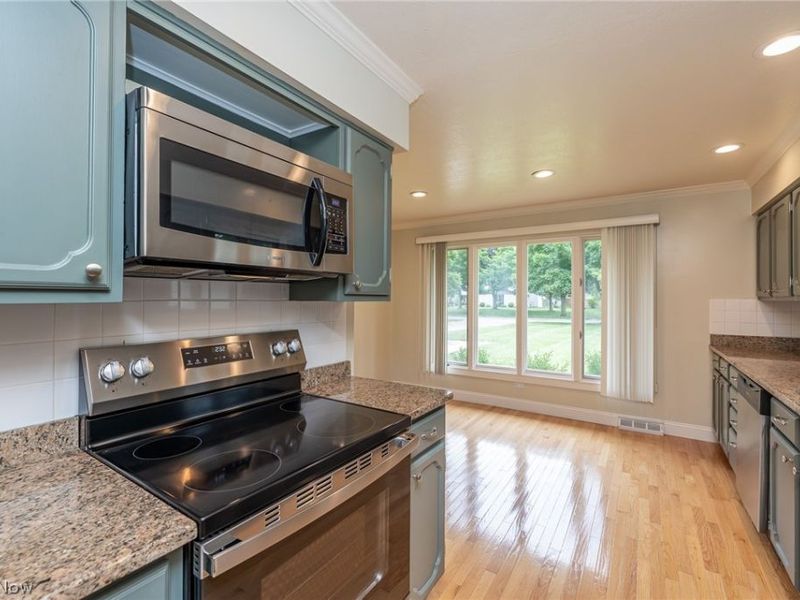 4668 Azalea Lane, North Olmsted, OH 44070 Photo 11