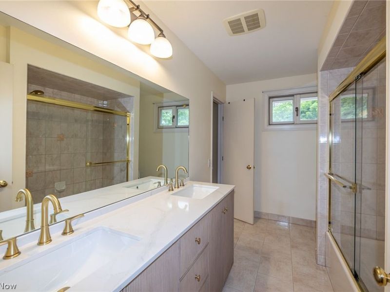 4668 Azalea Lane, North Olmsted, OH 44070 Photo 21