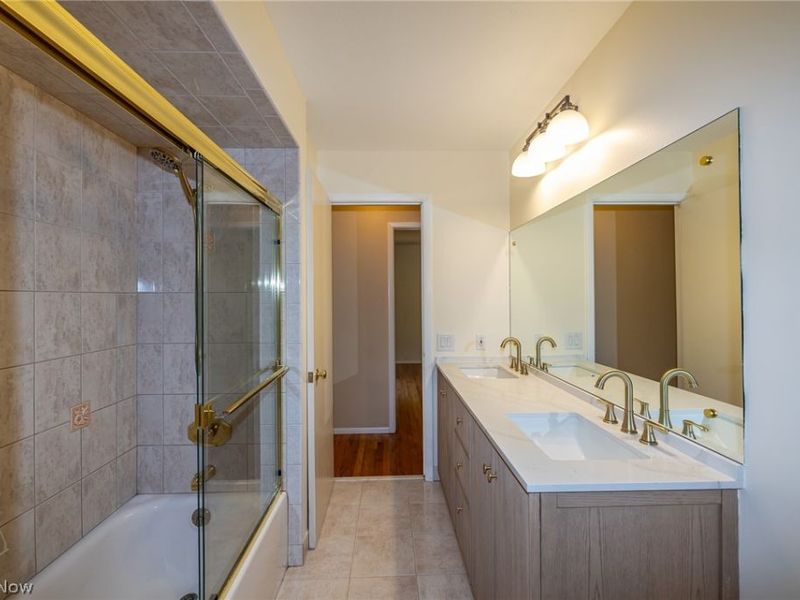 4668 Azalea Lane, North Olmsted, OH 44070 Photo 22