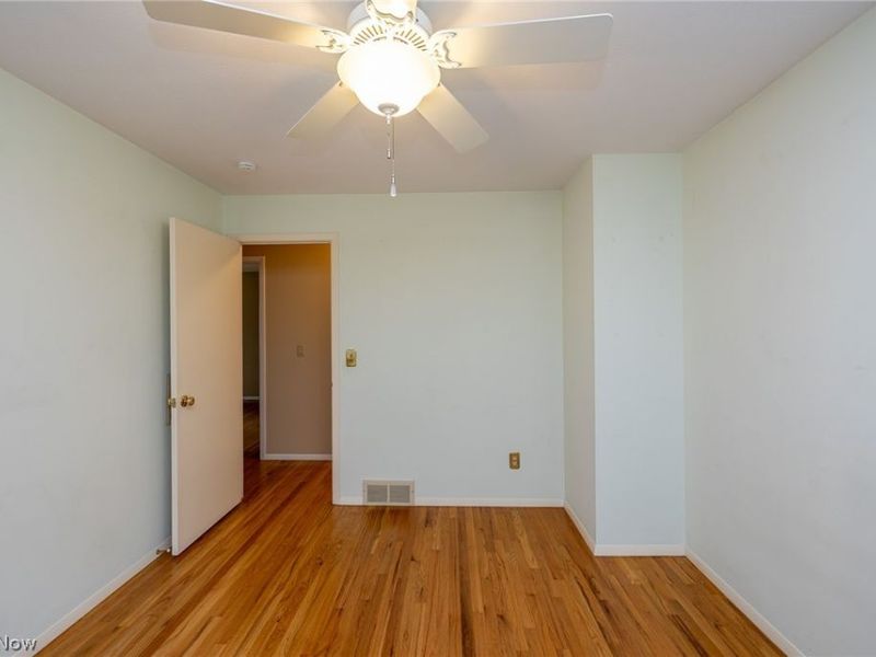 4668 Azalea Lane, North Olmsted, OH 44070 Photo 28