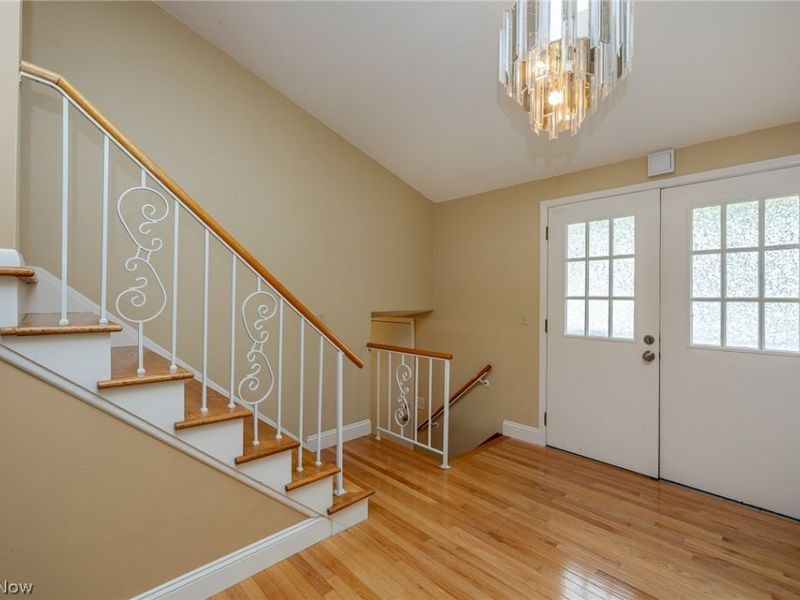 4668 Azalea Lane, North Olmsted, OH 44070 Photo 5