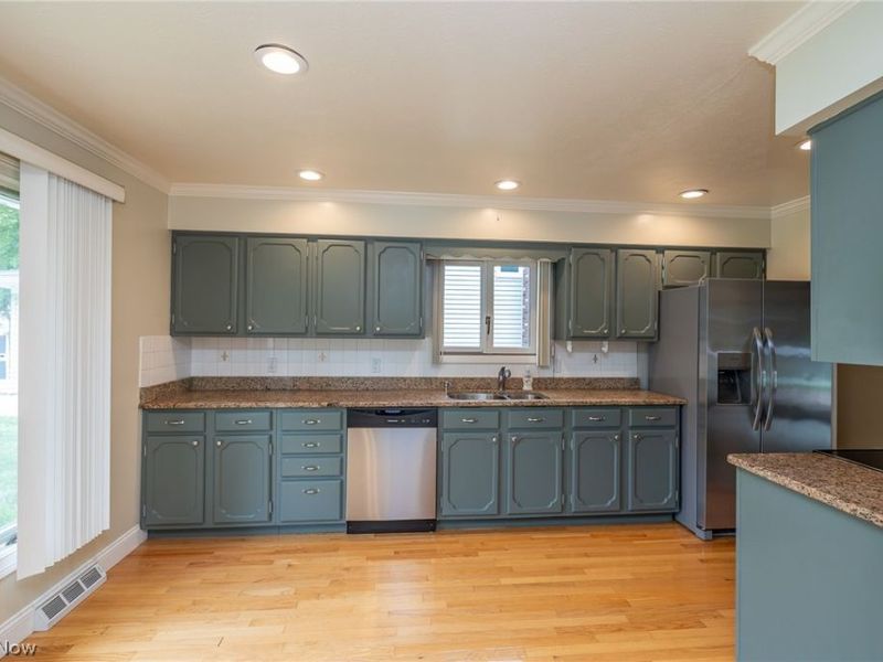 4668 Azalea Lane, North Olmsted, OH 44070 Photo 8