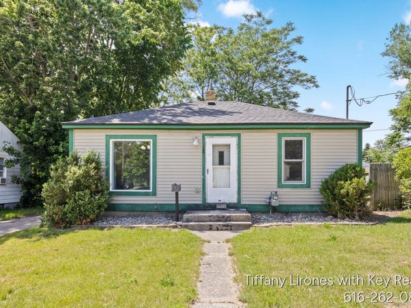 3241 Buchanan Avenue SW, Grand Rapids, MI 49548