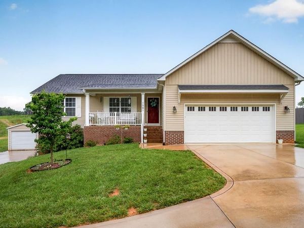 1581 Bay View Dr, Cookeville, TN 38506