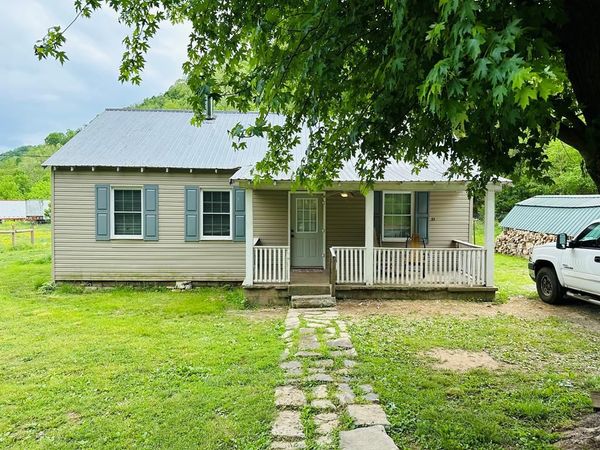 1611 Knob Creek Rd, Celina, TN 38551