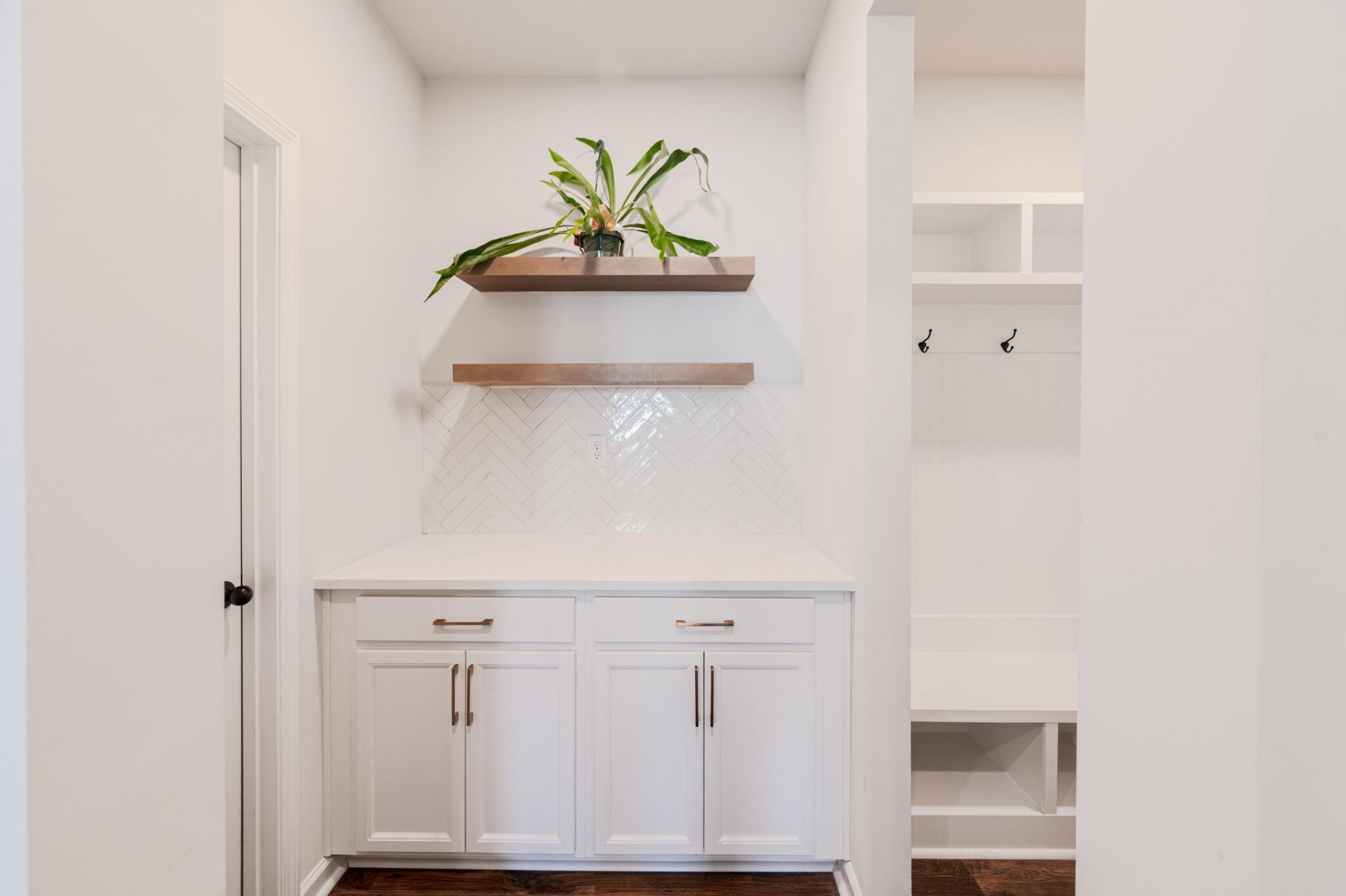 307 Green Fern Drive Photo 13