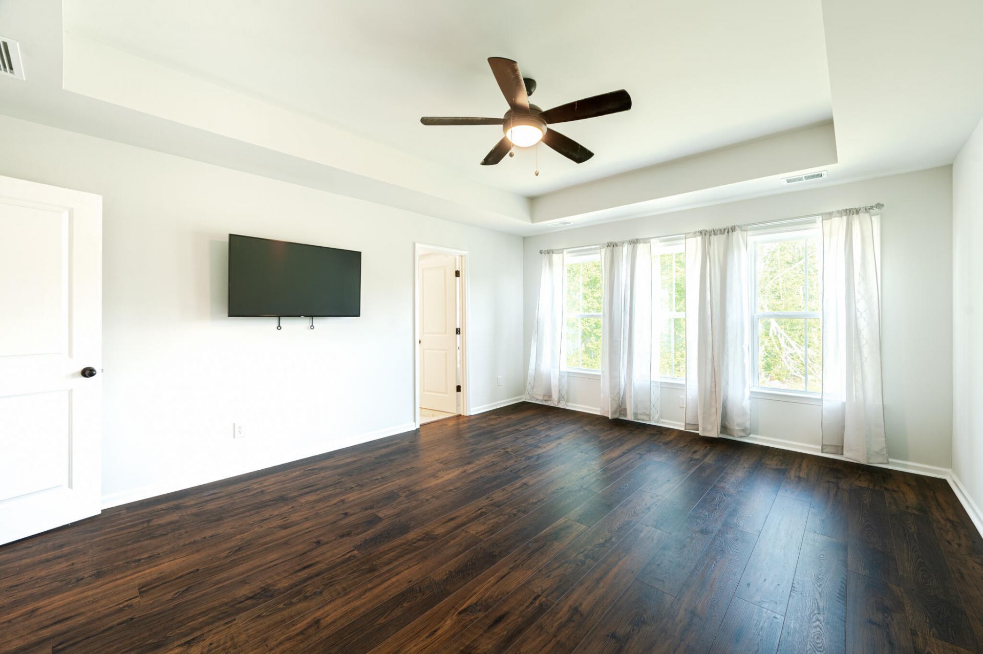 307 Green Fern Drive Photo 18