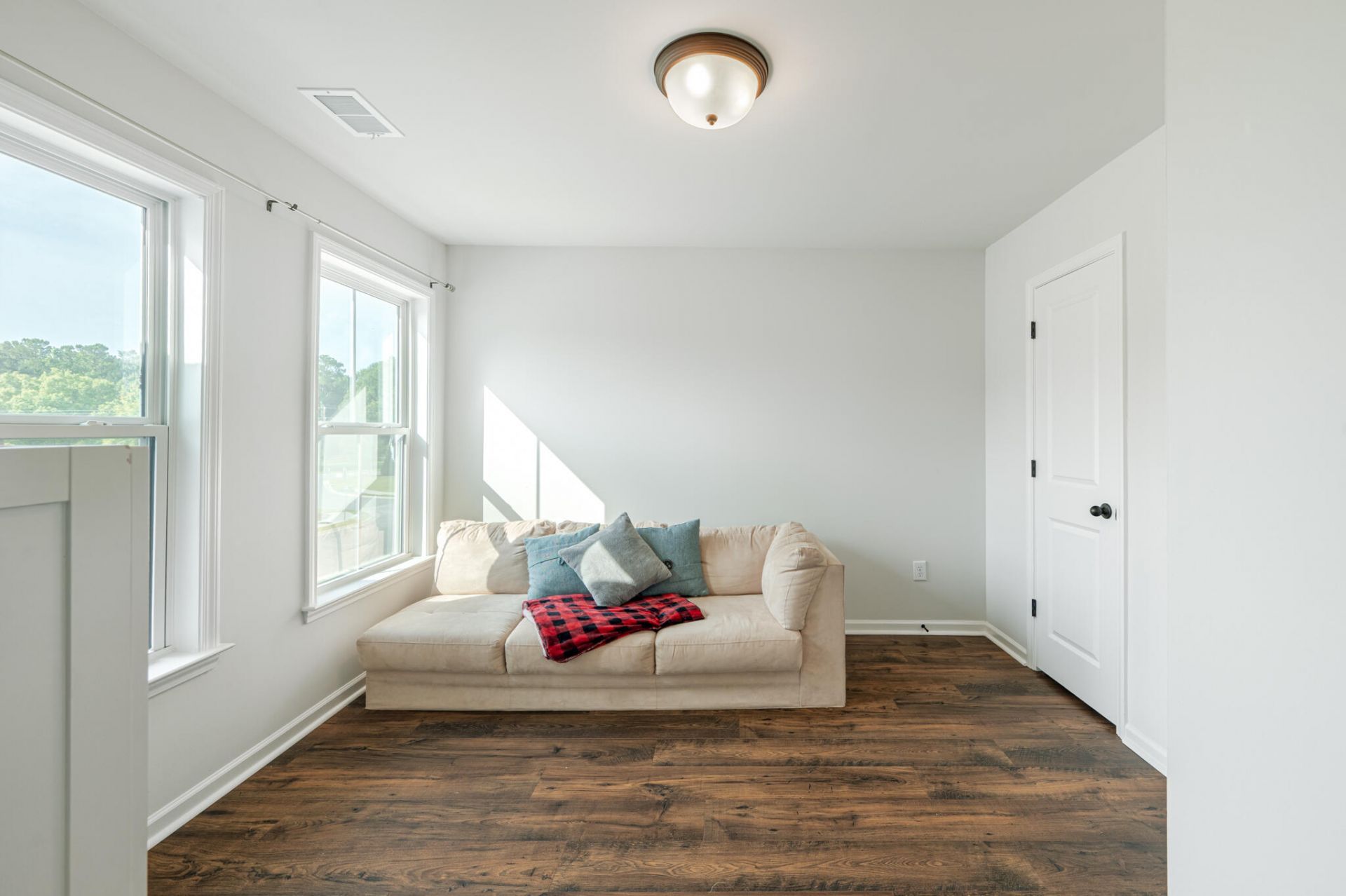 307 Green Fern Drive Photo 23