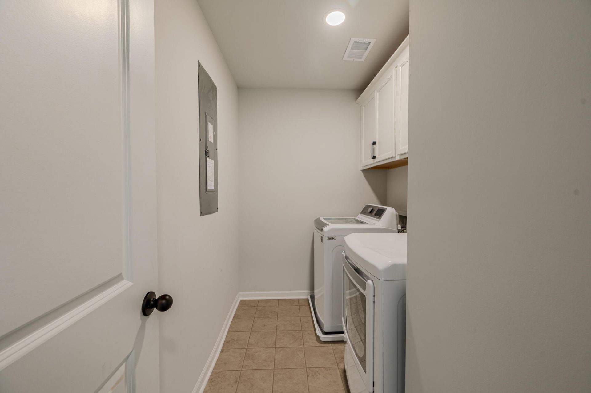 307 Green Fern Drive Photo 28