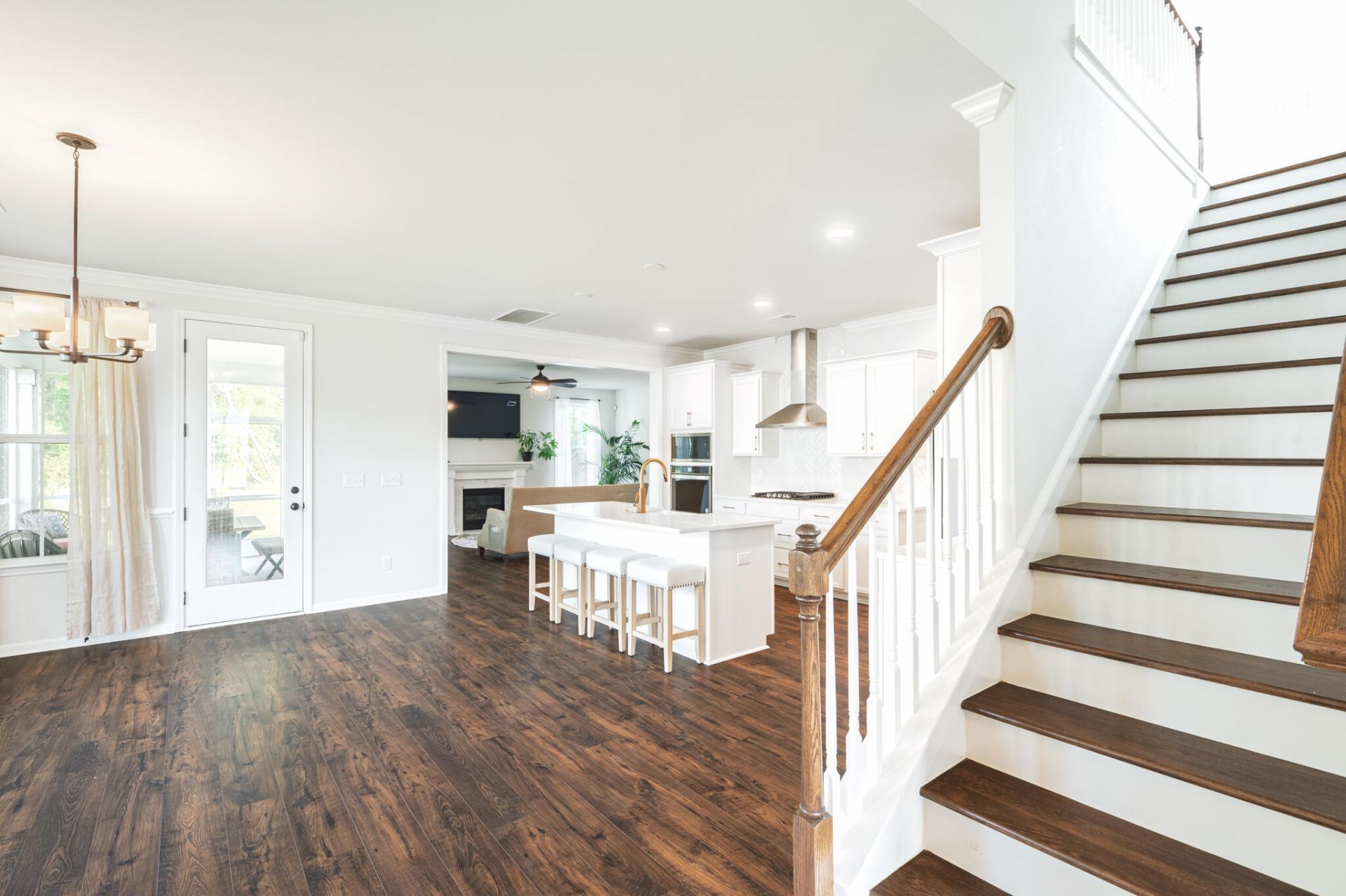 307 Green Fern Drive Photo 4