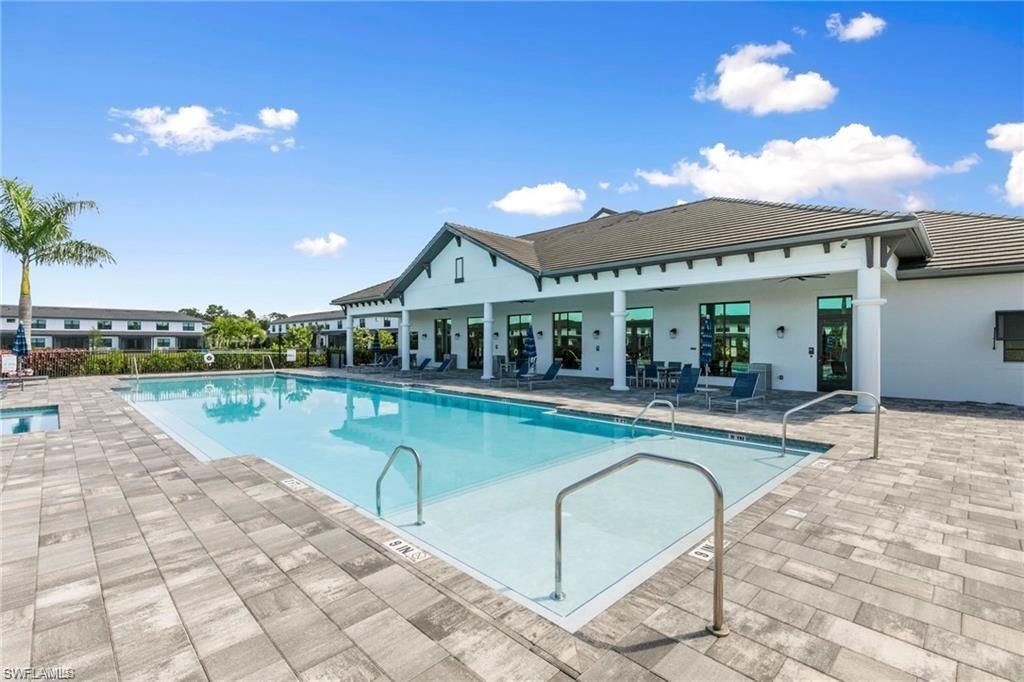 7490 Rockefeller Dr , Naples, FL 34119 Photo