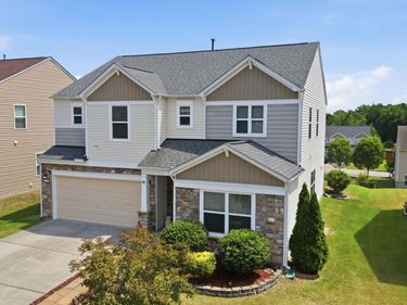 8128 Hovingham Way, Raleigh, NC 27616