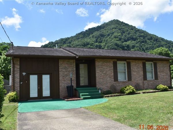 98 Fortura Drive, Mount Carbon, WV 25139