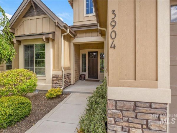 3904 W Farm View Dr, Boise, ID 83714