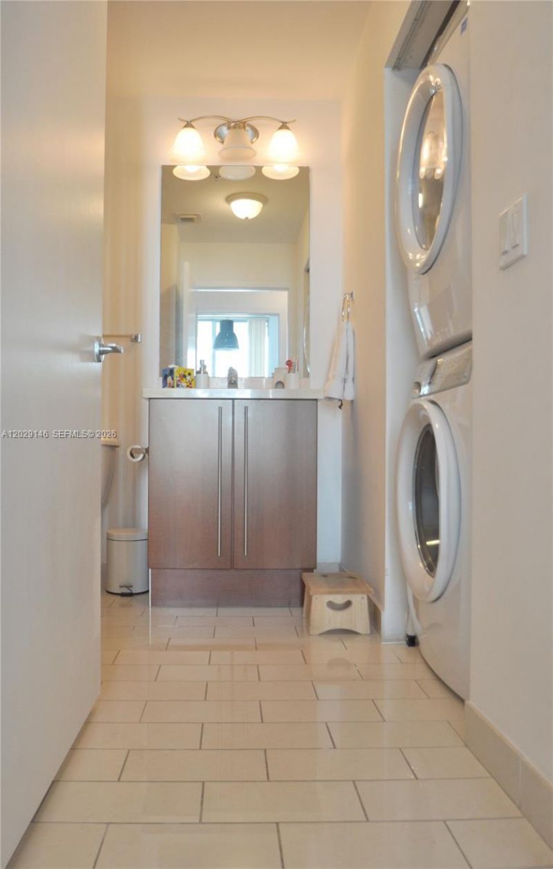79 SW 12th St, Unit 2410-S, Miami, FL 33130 Photo