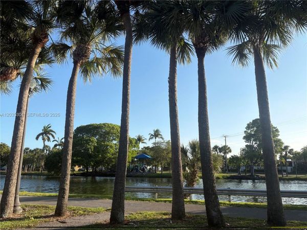 1435 NE 173rd St , North Miami Beach, FL 33162