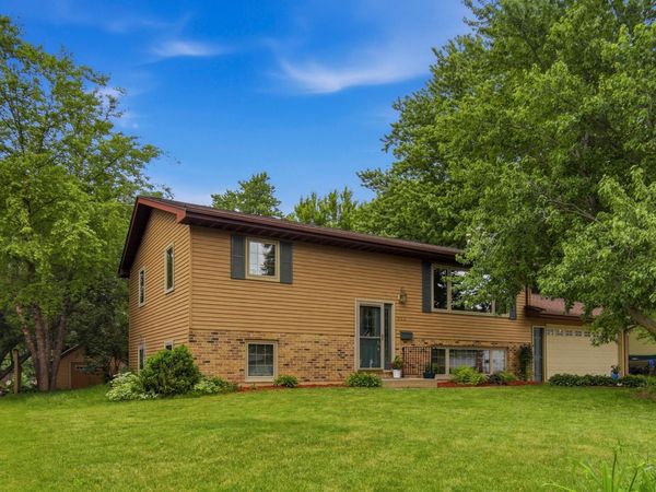 323 7th Street SW, Eyota, MN 55934