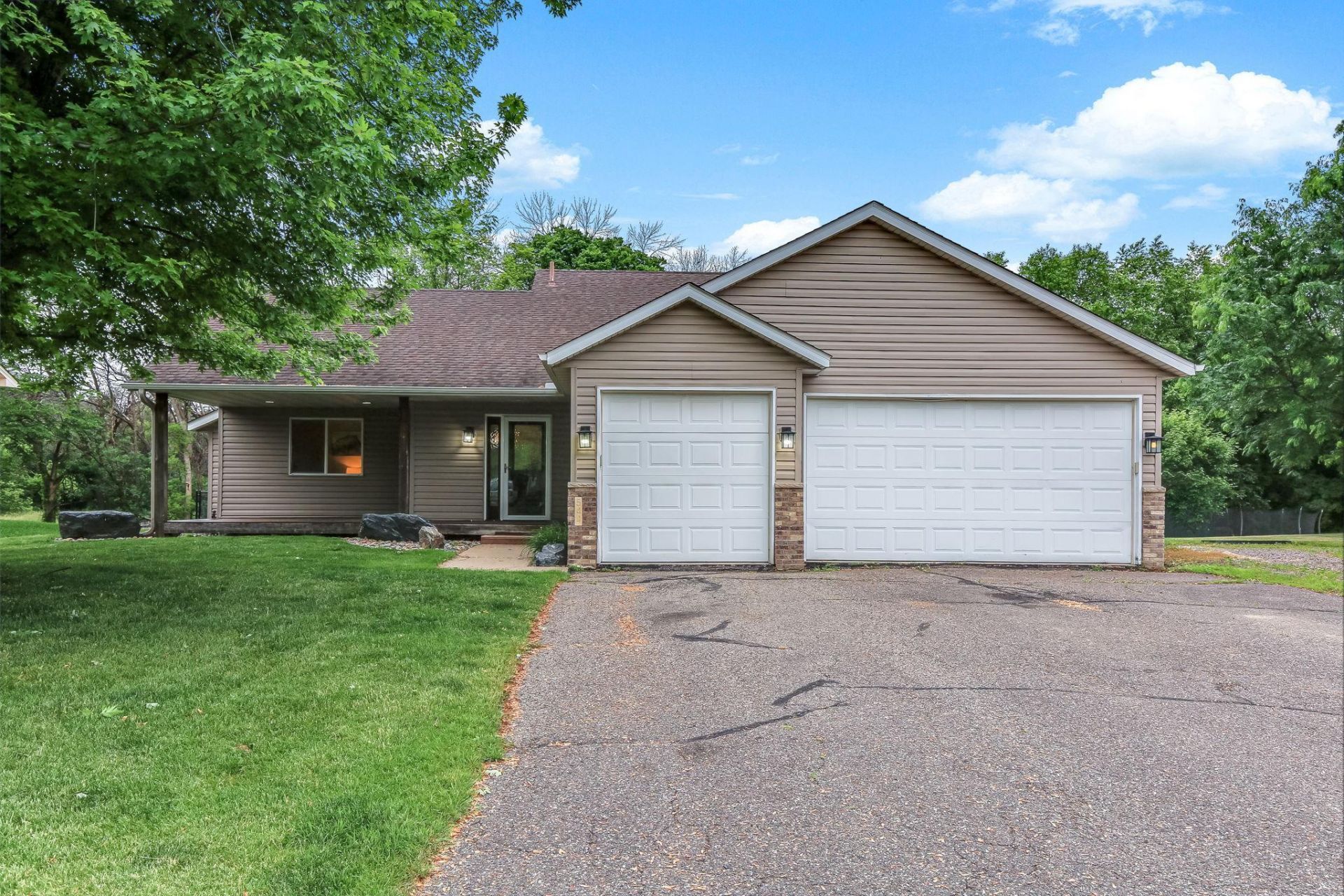 544 Maple Knoll Way NW, Saint Michael, MN 55376
