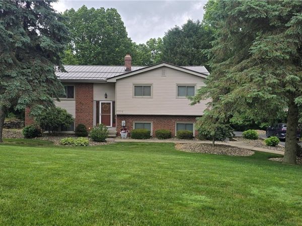 11836 Kenyon Drive , Hiram, OH 44234
