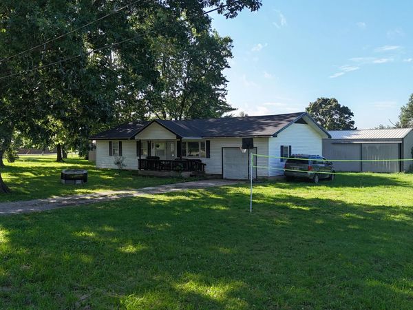 506 E Van Every Street , Seymour, MO 65746
