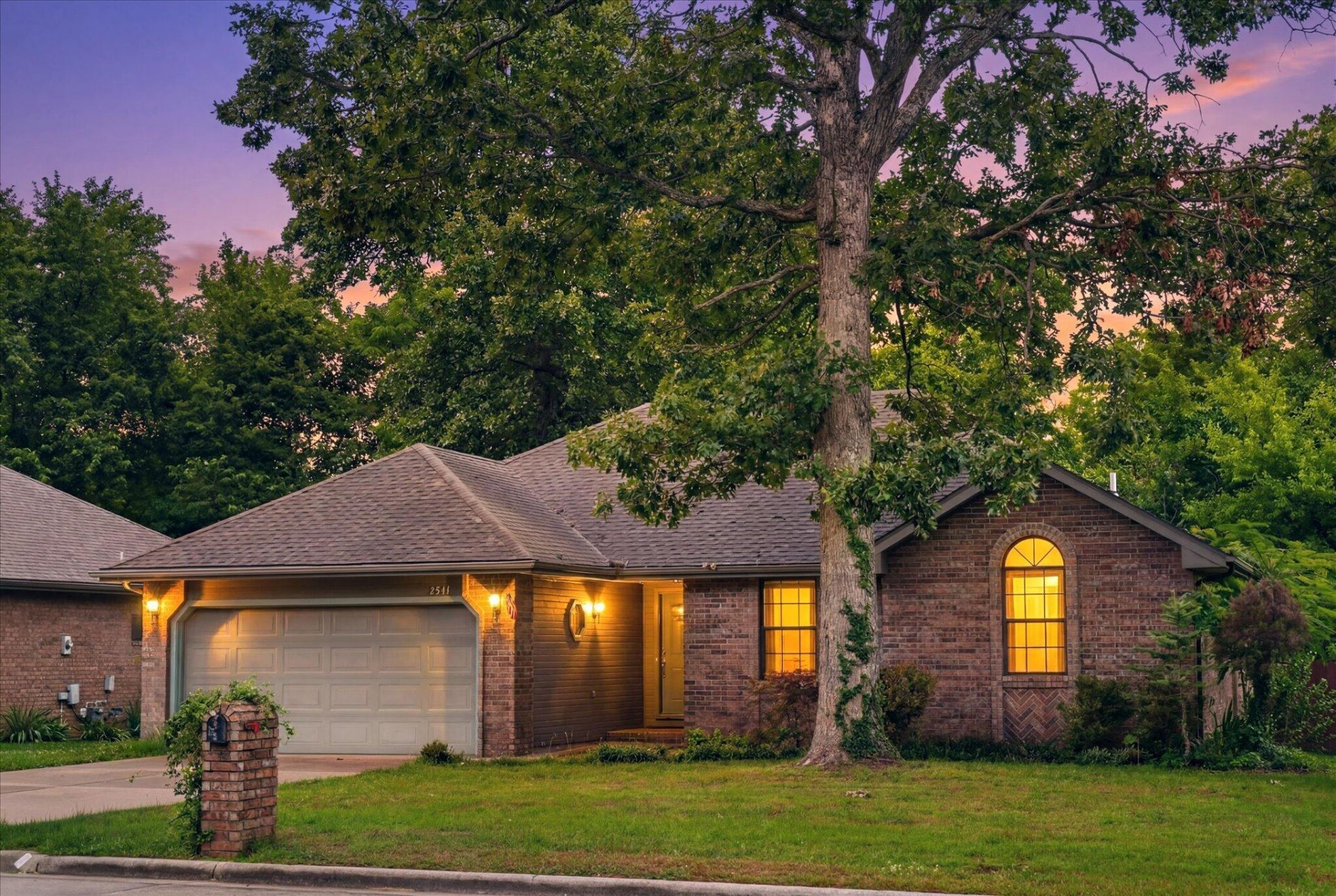 2941 E Belmont Street, Springfield, MO 65802 Main Photo