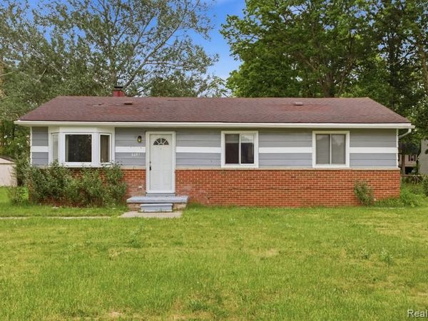 6291 Edmund Street, Romulus, MI 48174