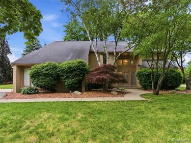 6394 Rose Boulevard, West Bloomfield Twp, MI 48322
