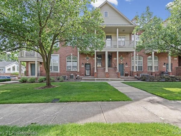 412 Boardwalk Drive , Walled Lake, MI 48390