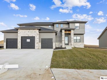 12705 Glenn Street, Papillion, NE 68138