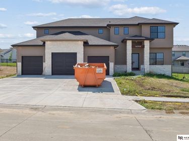 12705 Glenn Street, Papillion, NE 68138