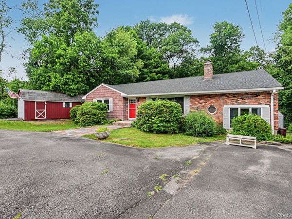 32 Lacona Road, Mahopac, NY 10541