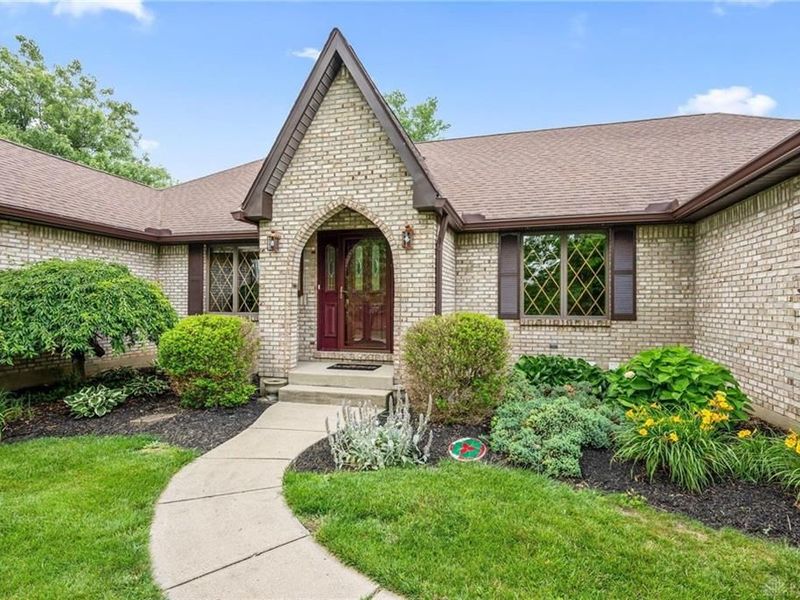 7630 Essington Circle, Washington Township, OH 45459 Photo 4