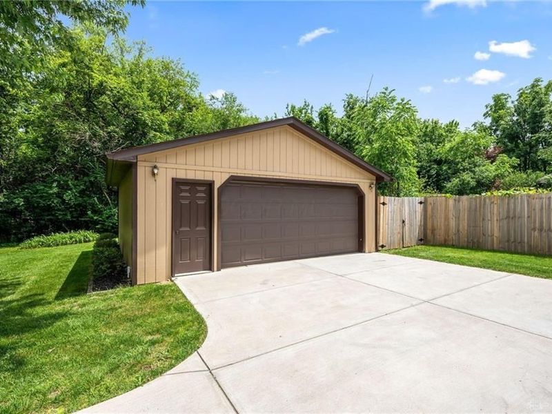 7630 Essington Circle, Washington Township, OH 45459 Photo 48