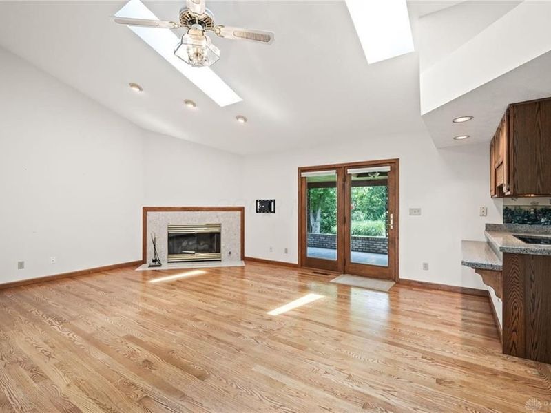 7630 Essington Circle, Washington Township, OH 45459 Photo 7