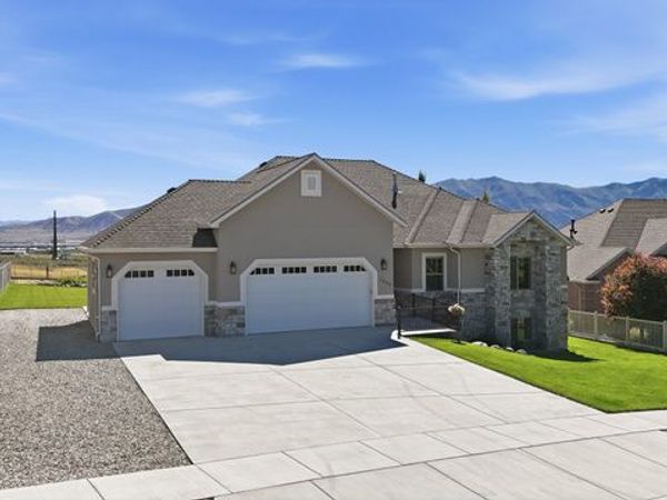 1098 N VALLEY VIEW DR , Tremonton, UT 84337