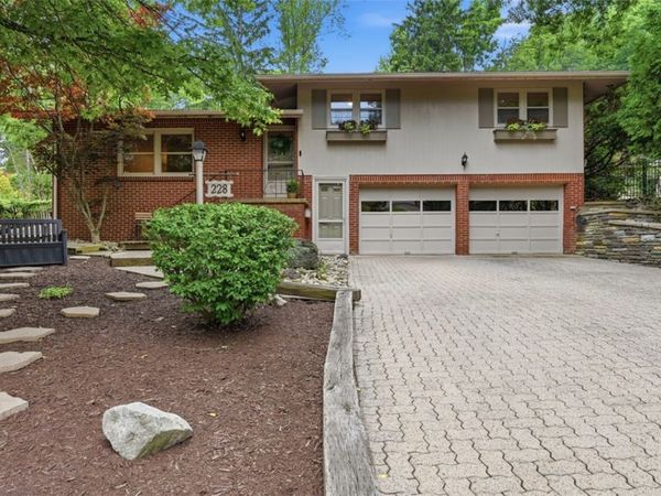 228 Hillock Ln, Pittsburgh, PA 15236