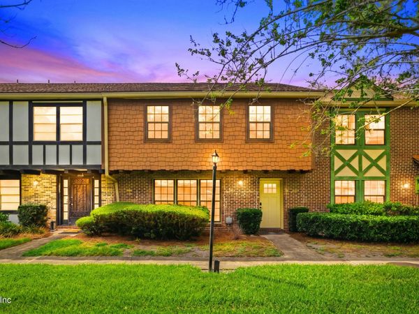 8203 SUTTON Place N, Jacksonville, FL 32217