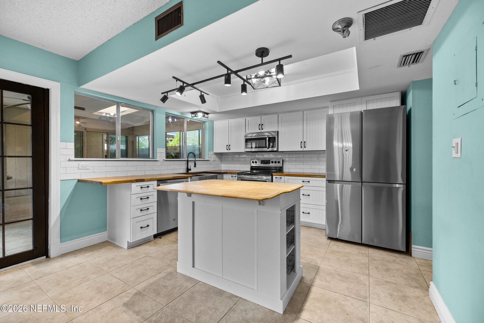 8203 Sutton Place N, Jacksonville, FL 32217 Photo