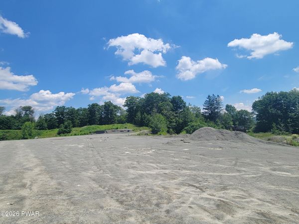 Creamton Drive , Lake Como, PA 18437