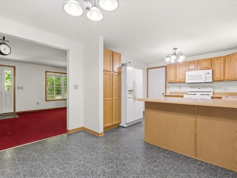 562 Terrace Ridge Circle , Howard, OH 43028 Photo 10