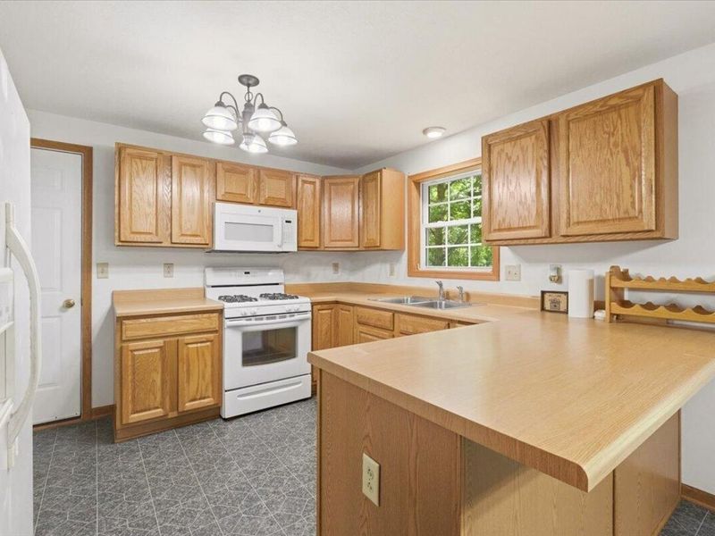 562 Terrace Ridge Circle , Howard, OH 43028 Photo 6
