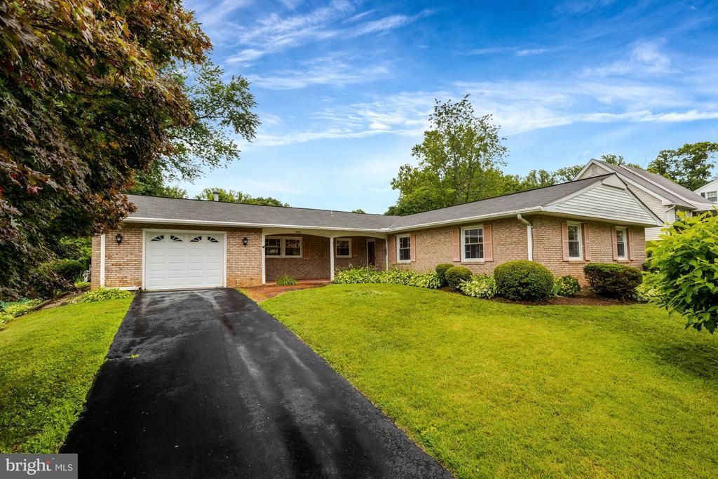 4315 Markwood Lane, Fairfax, VA 22033 Main Photo