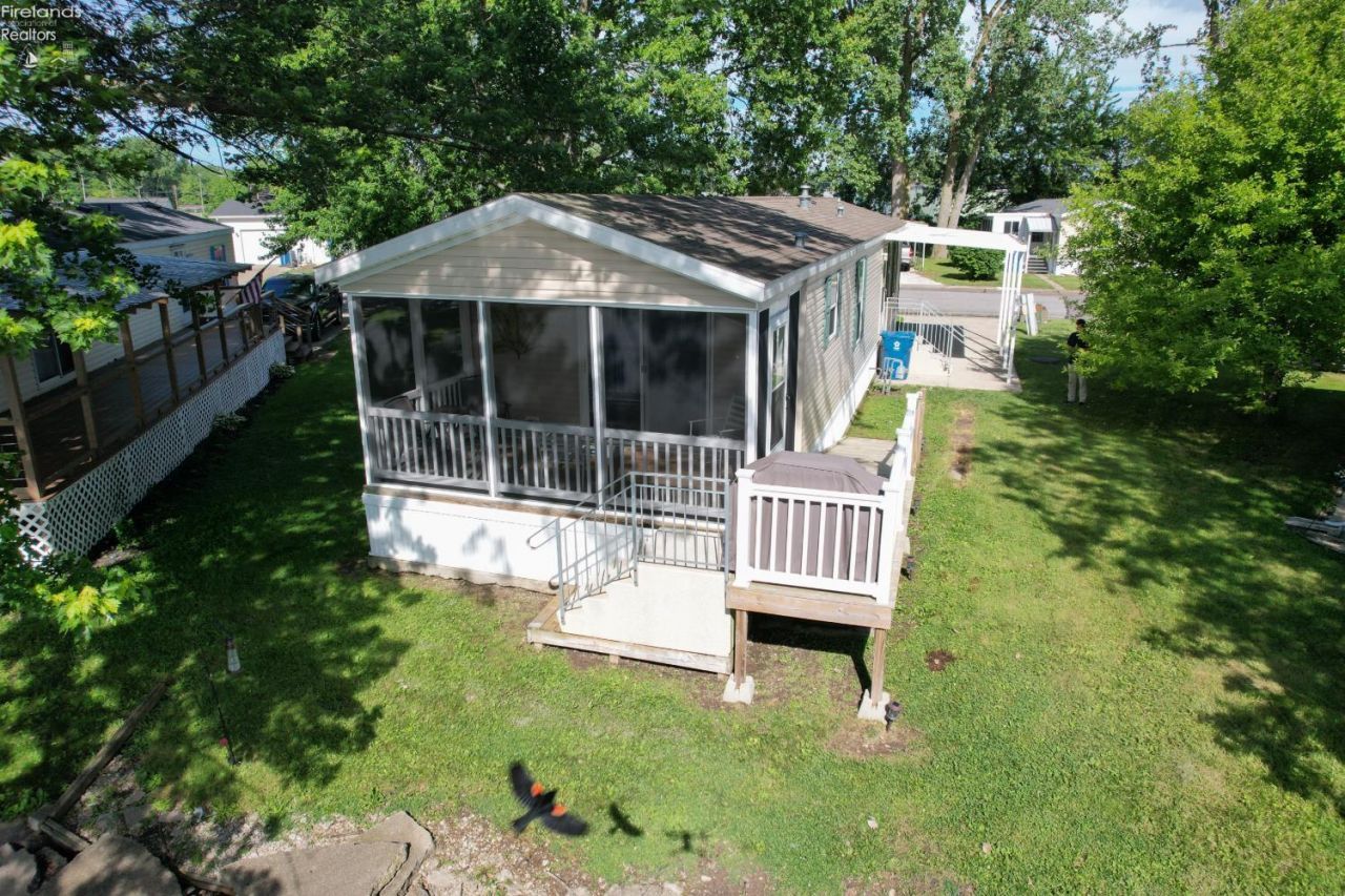 187 Driftwood Parkway, Port Clinton, OH 43452 Main Photo