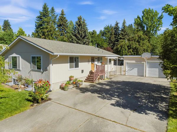 1118 E E St, Moscow, ID 83843