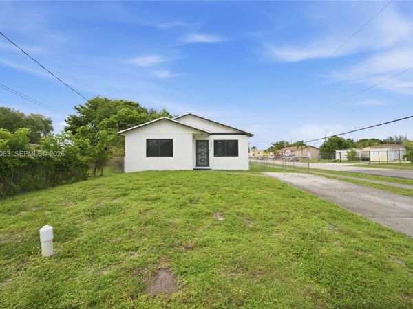 5001 SW 21st St, West Park, FL 33023