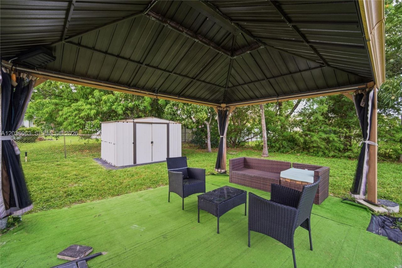 5001 SW 21st St, West Park, FL 33023 Photo