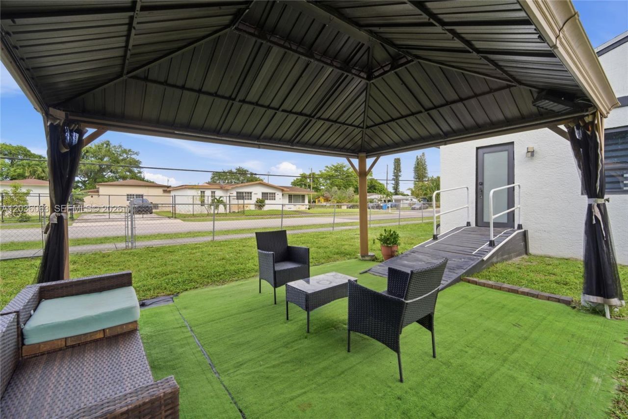 5001 SW 21st St, West Park, FL 33023 Photo