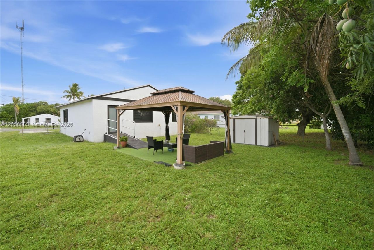 5001 SW 21st St, West Park, FL 33023 Photo