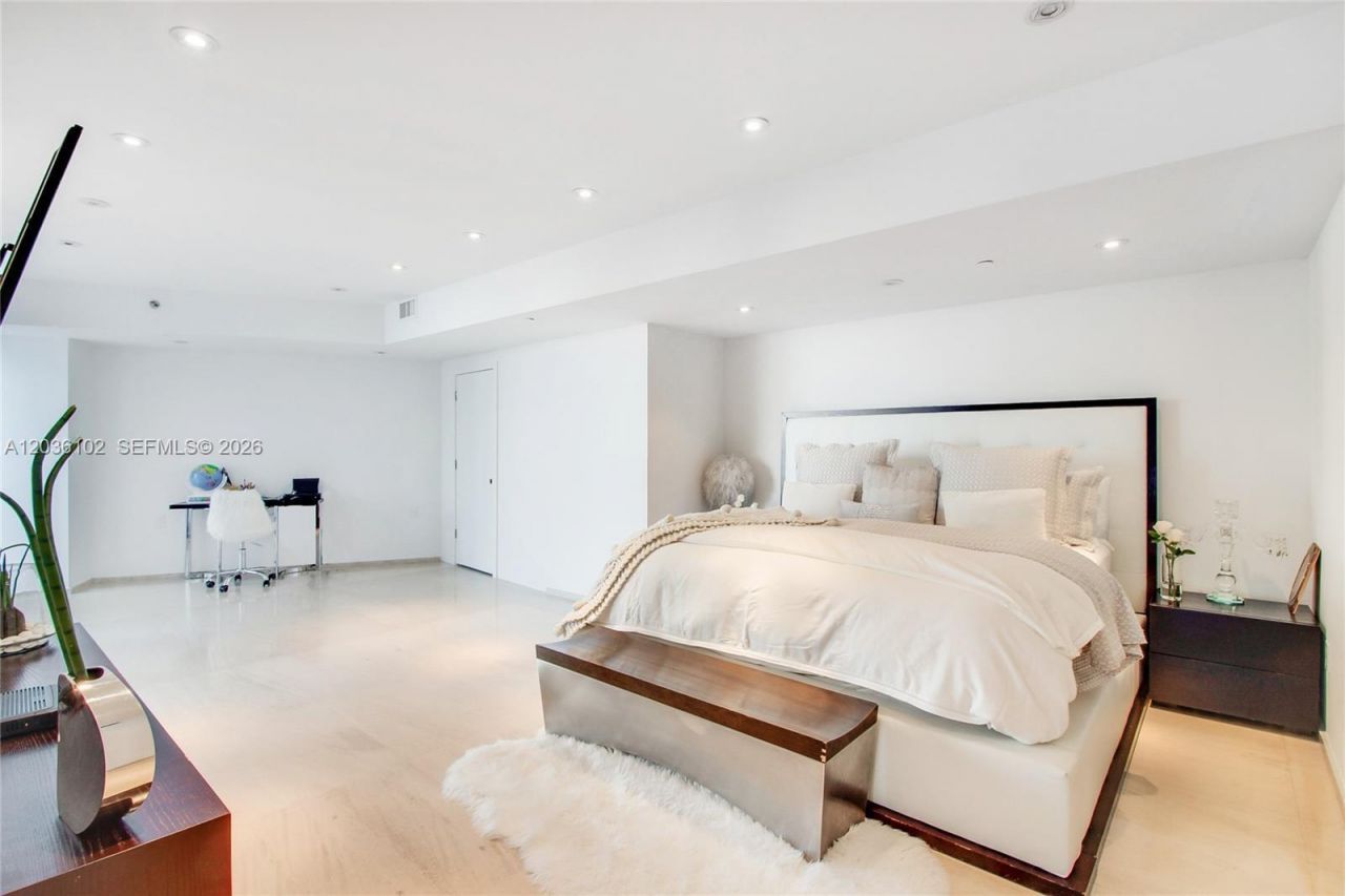 465 Brickell Ave, Unit 1101, Miami, FL 33131 Photo